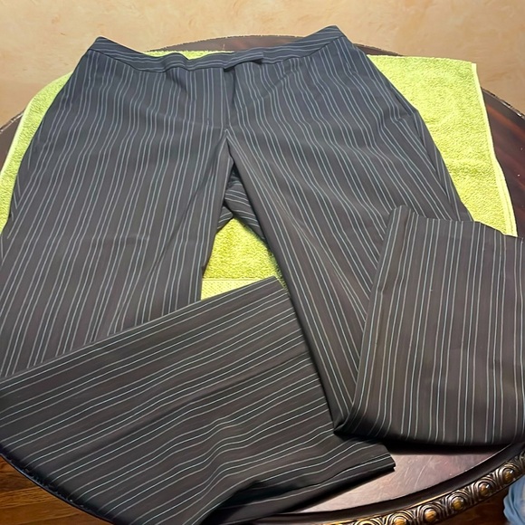 Size 18 women’s dress pants. - Picture 1 of 4